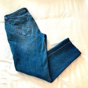 Jennifer Lopez boyfriend jeans | size 6 | mid-rise